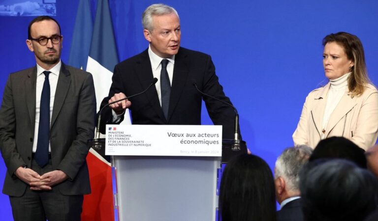 A Bercy, Bruno Le Maire veut rester sur tous les fronts, économiques et politiques